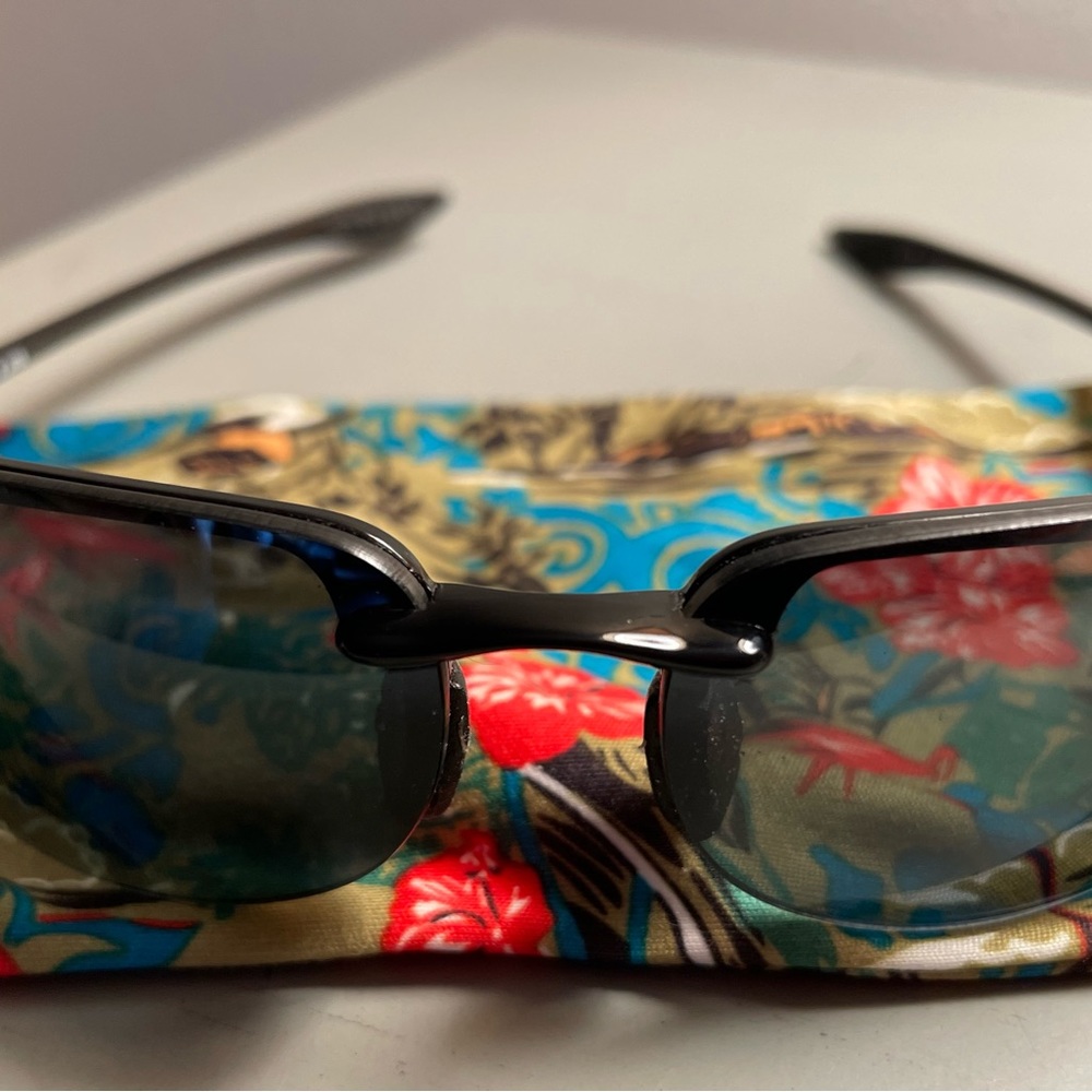 Maui JIM Sport rimless polarized, gloss black frame, Maui pure lens.